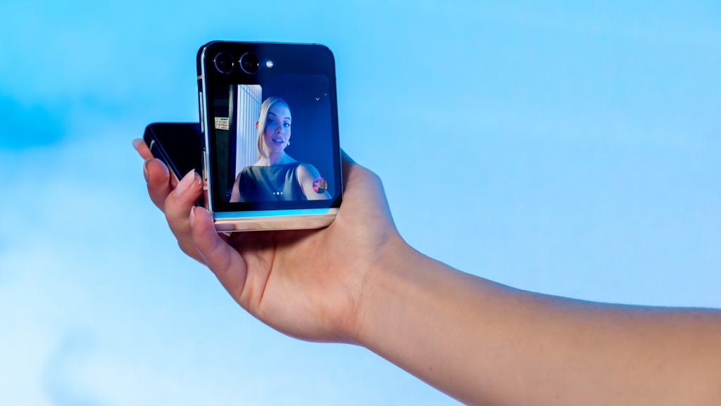 Selfie much better with Galaxy z flip5